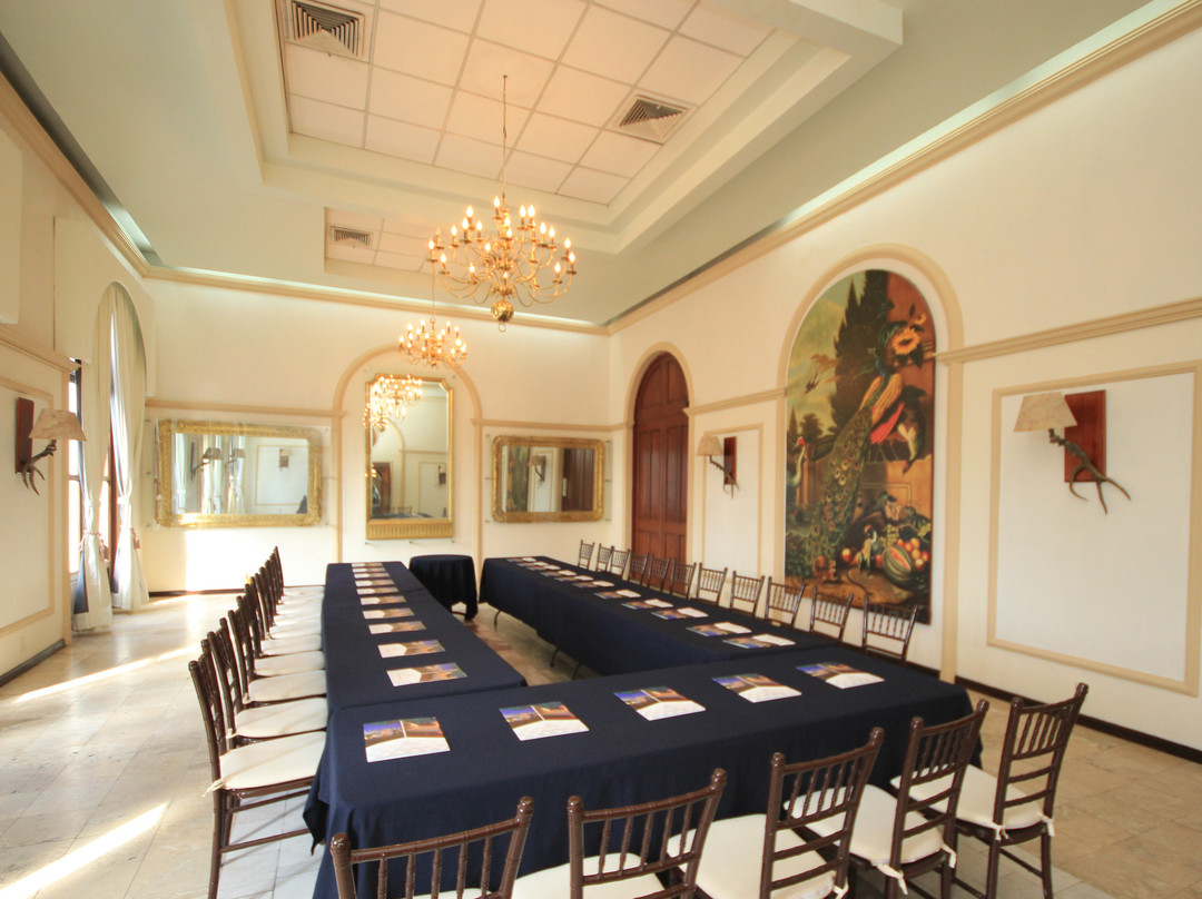 Gran Plaza Hotel & Convention Center主图