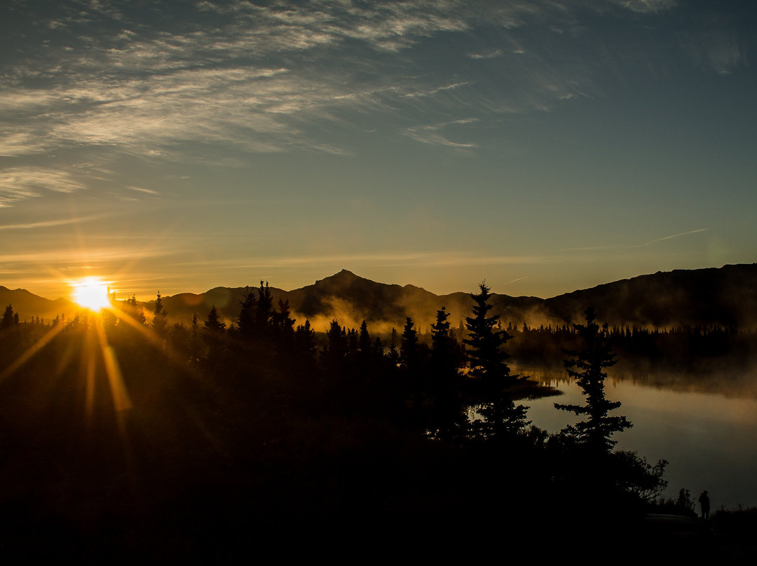 德那利湖景客栈主图