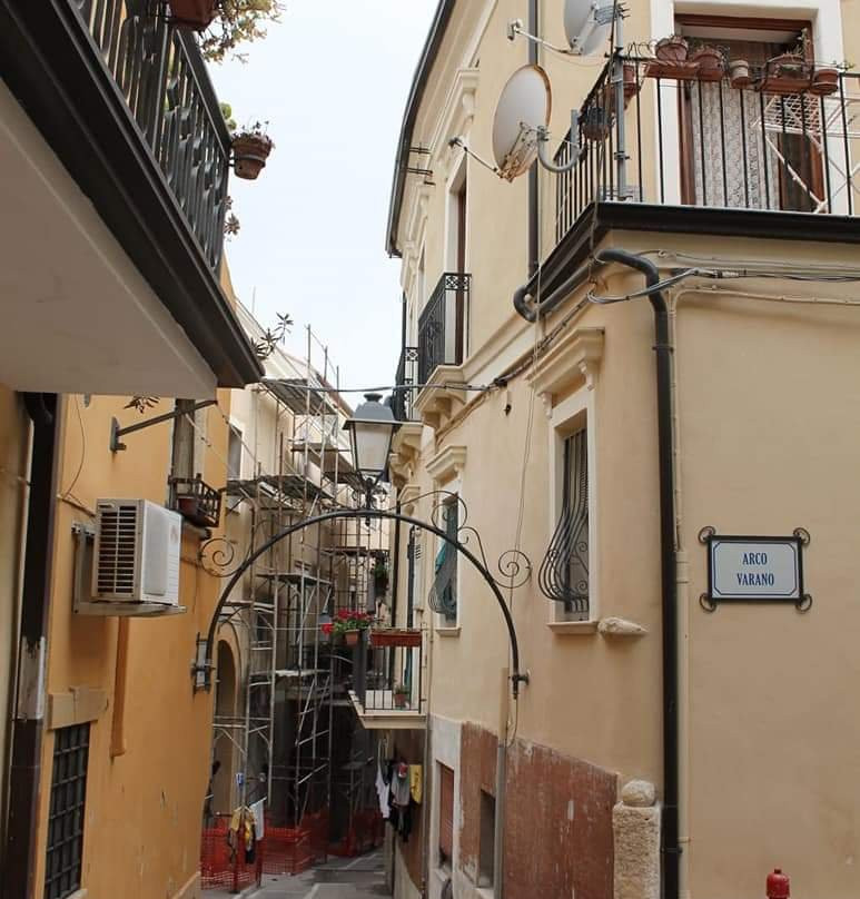 Il Vicolo Degli Abbracci-克罗托内必去景点