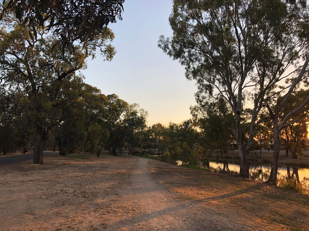 Horsham Weir to Baillie Street River Walk-霍舌姆必去景点