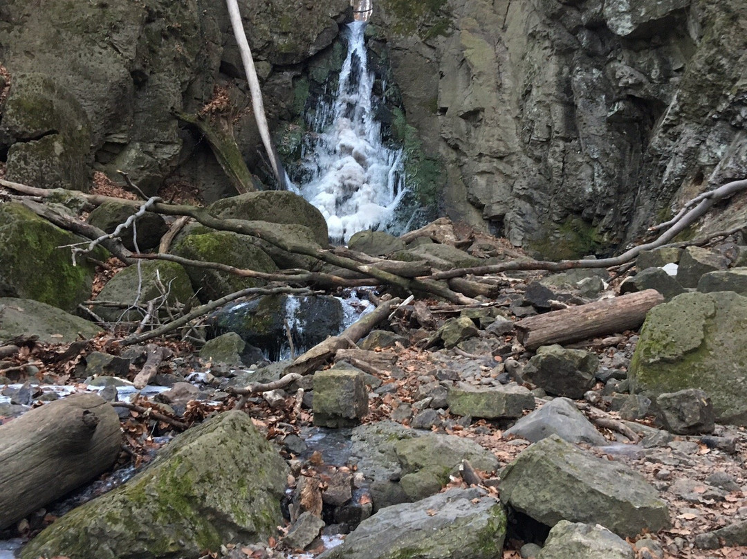 Ilona waterfall景点图片