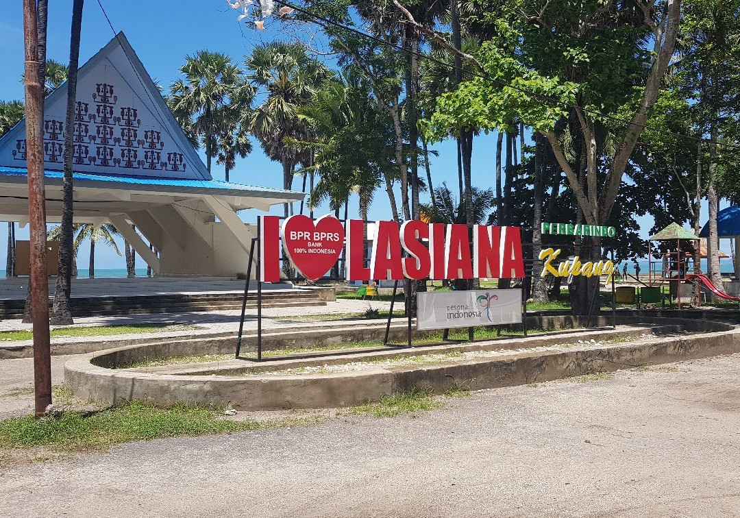 Lasiana Beach景点图片