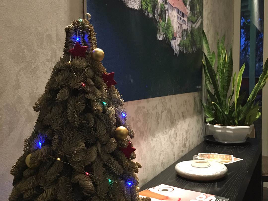 瓦雷泽MXP伊斯酒店主图