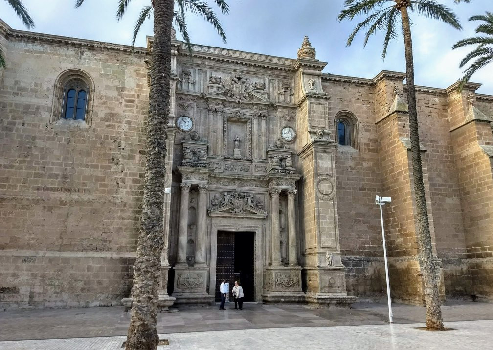Catedral de la Encarnacion景点图片