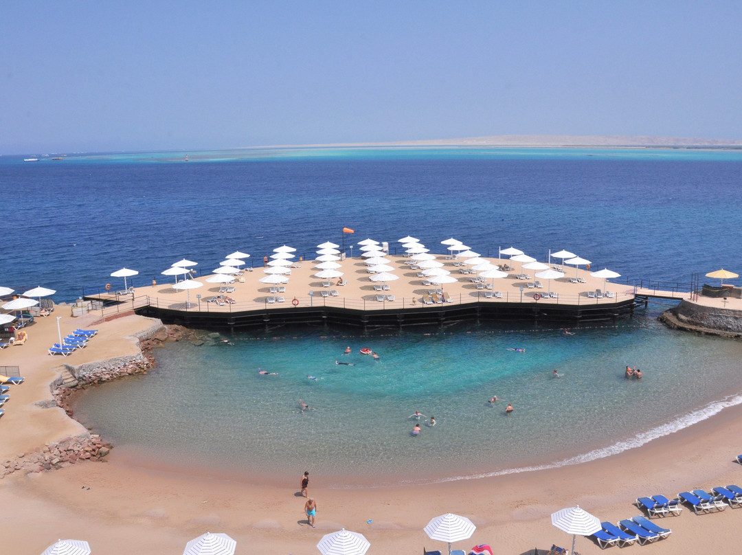 日出假日度假酒店主图