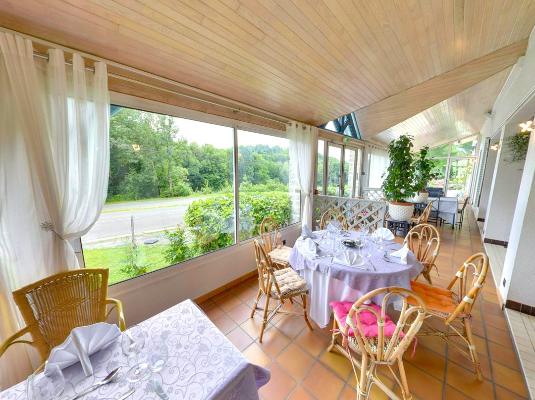 Hostellerie Du Paon Blanc