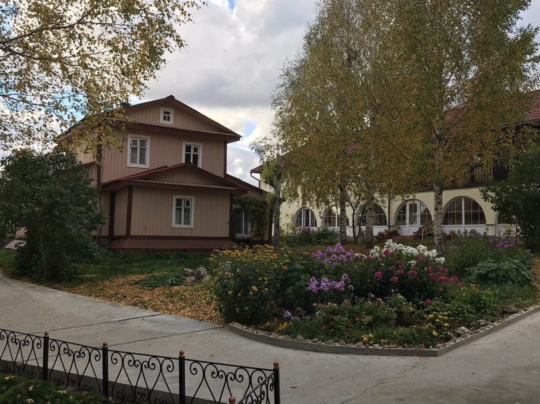 Verkhnechusovskaya Convent of Mother of God of Kazan-Krasnaya Gorka必去景点