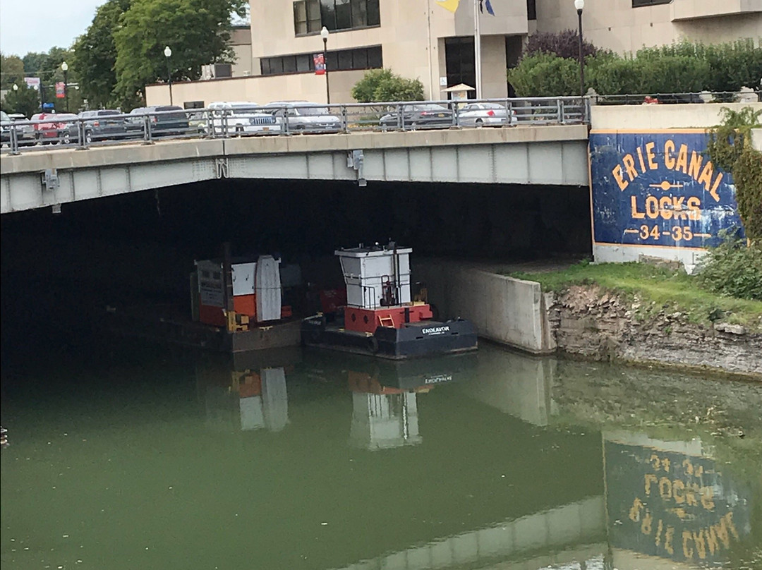 Lockport Cave and Underground Boat Ride景点图片