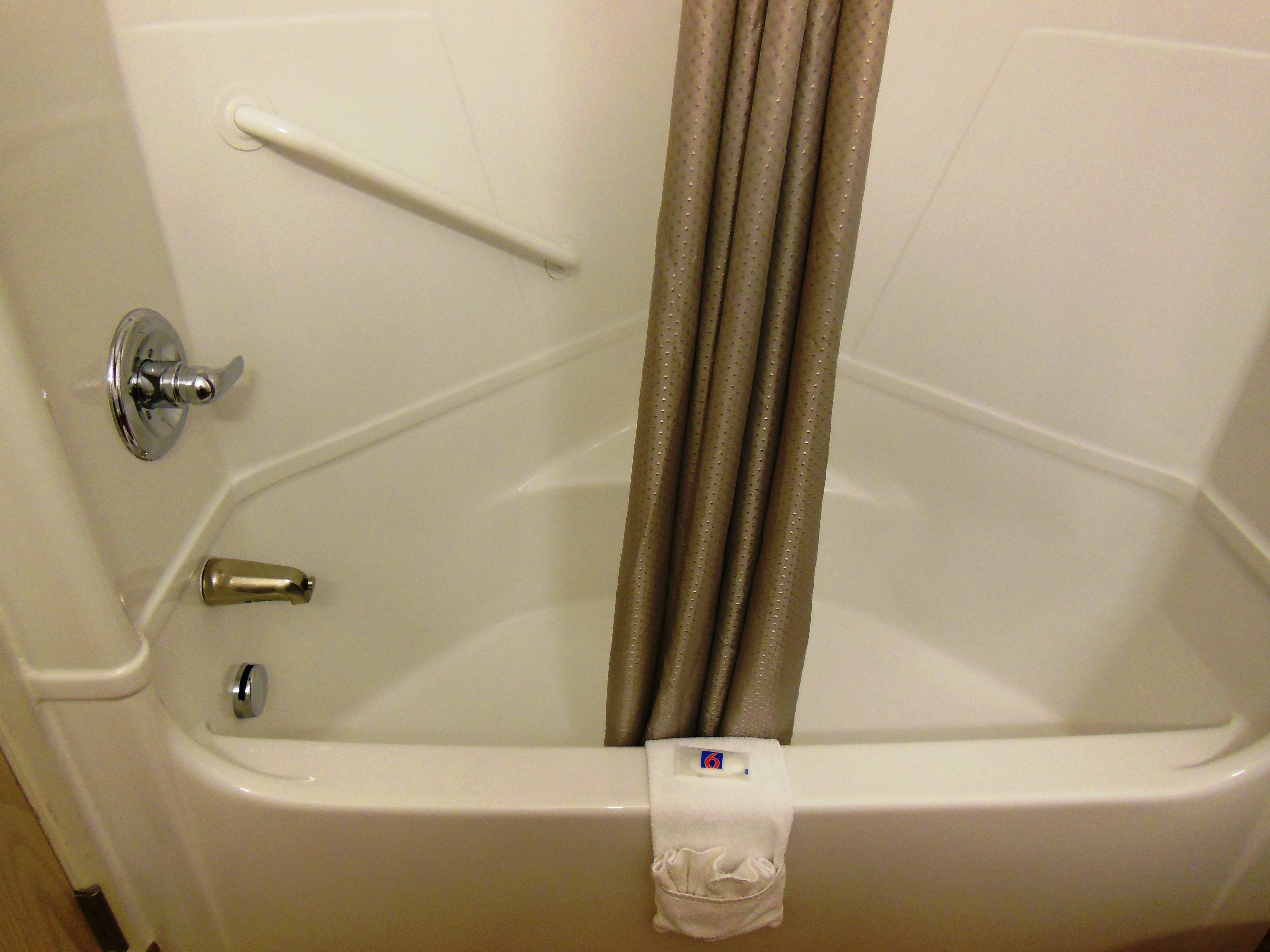 Motel 6 Lincoln City-浴室