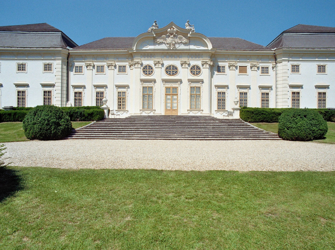 Schloss Halbturn-Halbturn必去景点