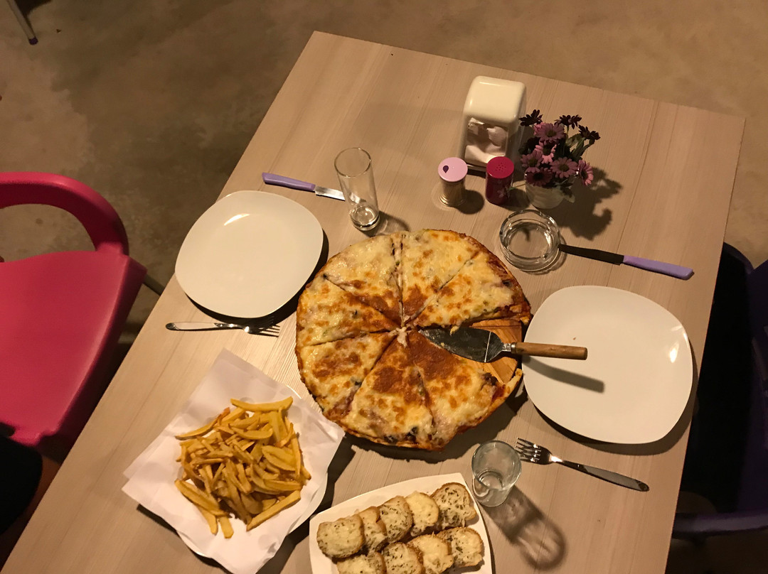 Bcharre餐馆和美食-L Bayt Baytak