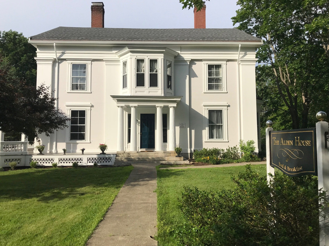 Alden House Inn主图