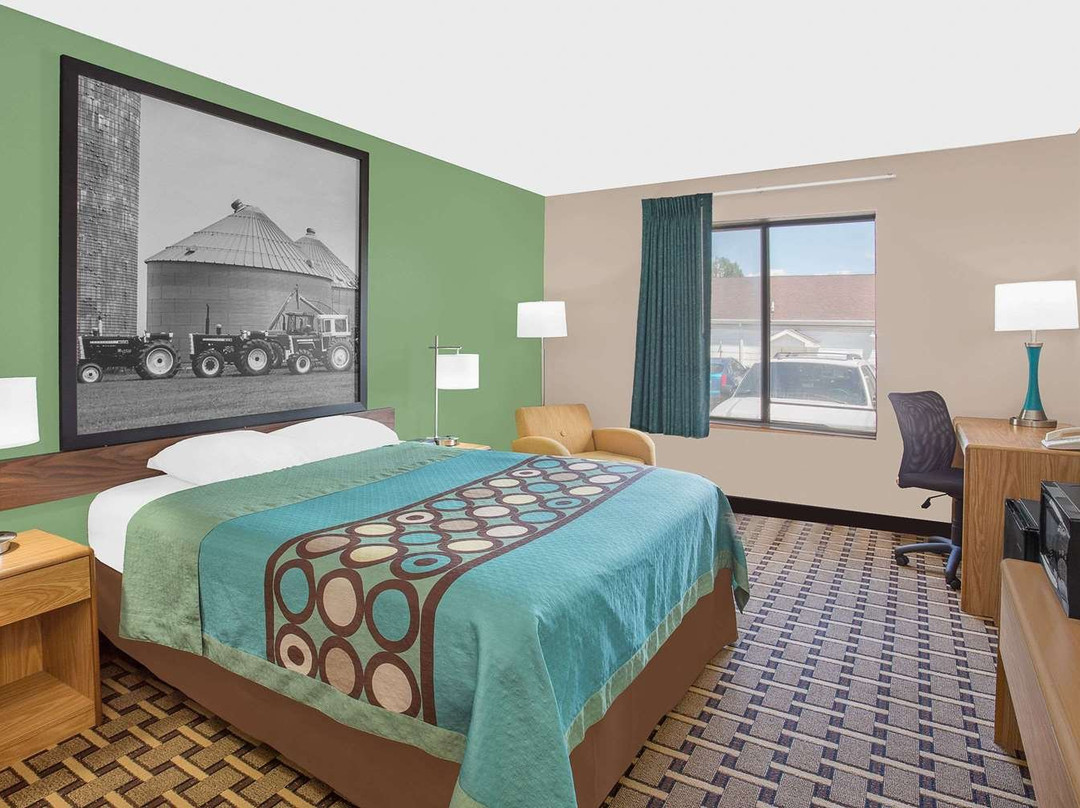 Super 8 by Wyndham Beaver Dam主图