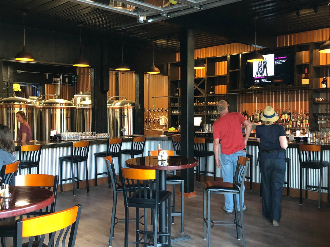 卡斯特餐馆和美食-Mt Rushmore Brewing Company