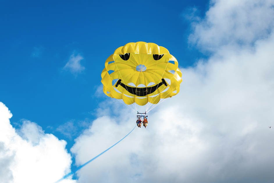 Moorea Parasailing-莫雷阿岛必去景点