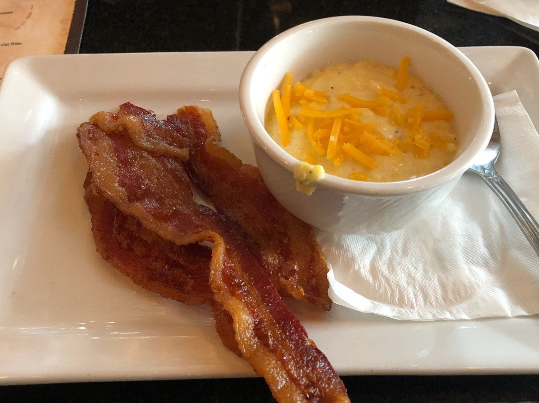 HOBNOB Neighborhood Tavern (Brookhaven)主图