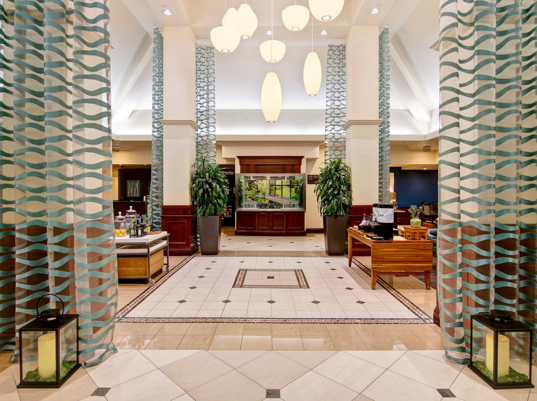 多伦多伯林顿希尔顿花园酒店主图