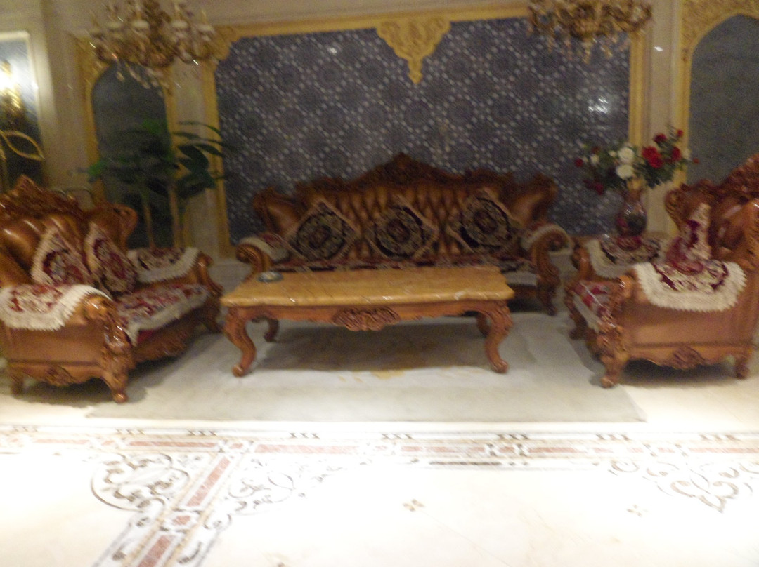 努尔兰大饭店主图