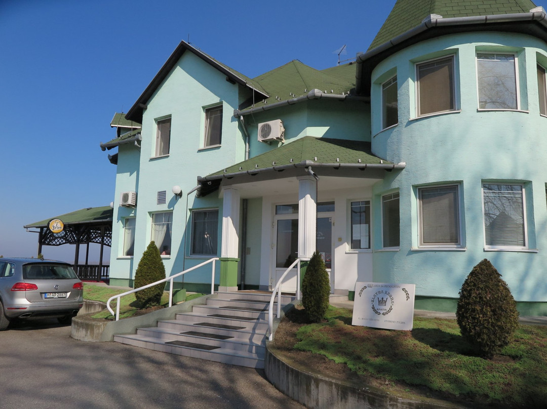 Zlatna Kruna Hotel主图