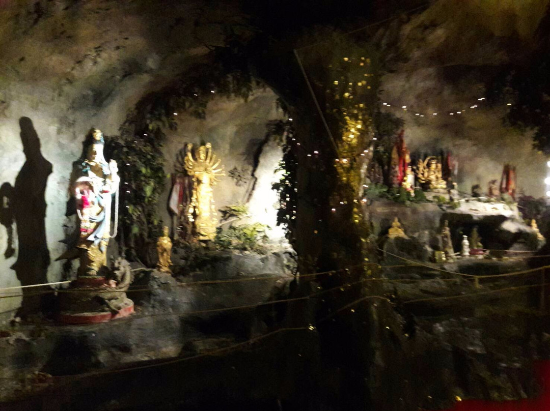 Phra Pothisat Kuan Im Park-龙仔厝必去景点