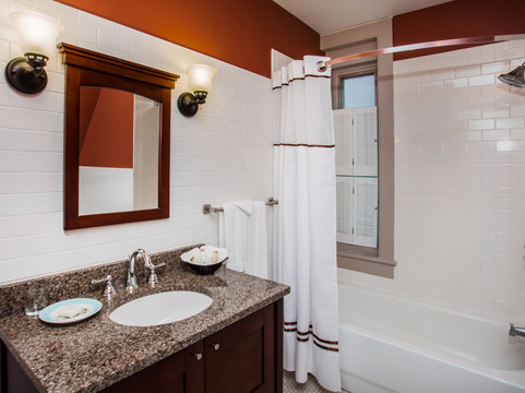 IHG Army Hotels Beat Navy House - Historia