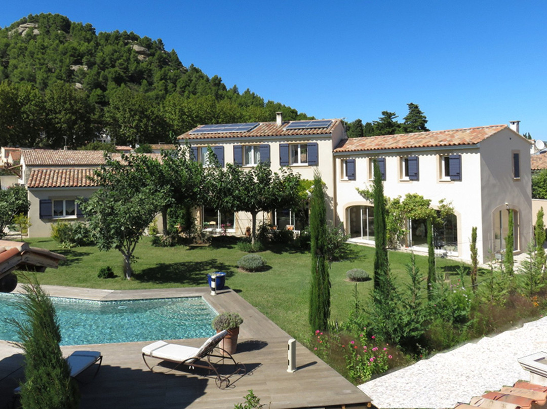 Lamanon酒店住宿-Maison D'Hotes Des jardins