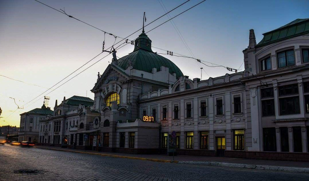 Chernivtsi Train Station景点图片