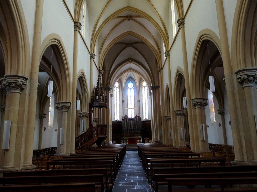 Eglise Sainte-Anne-罗阿讷必去景点
