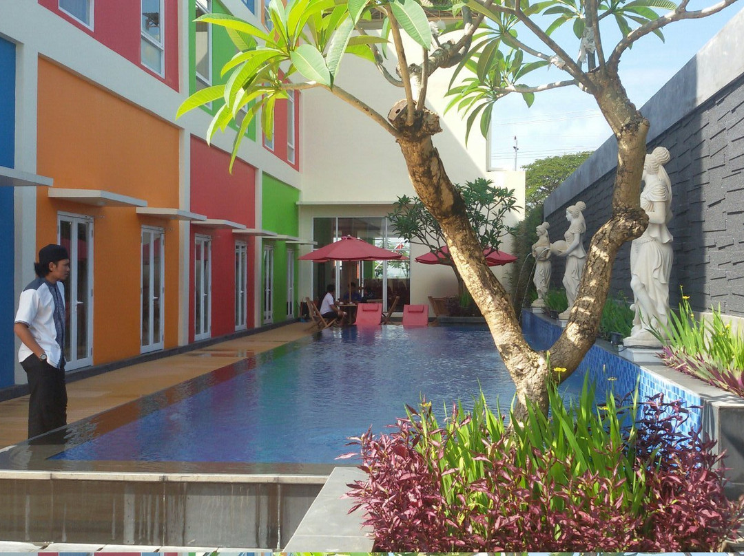 Front One Hotel主图