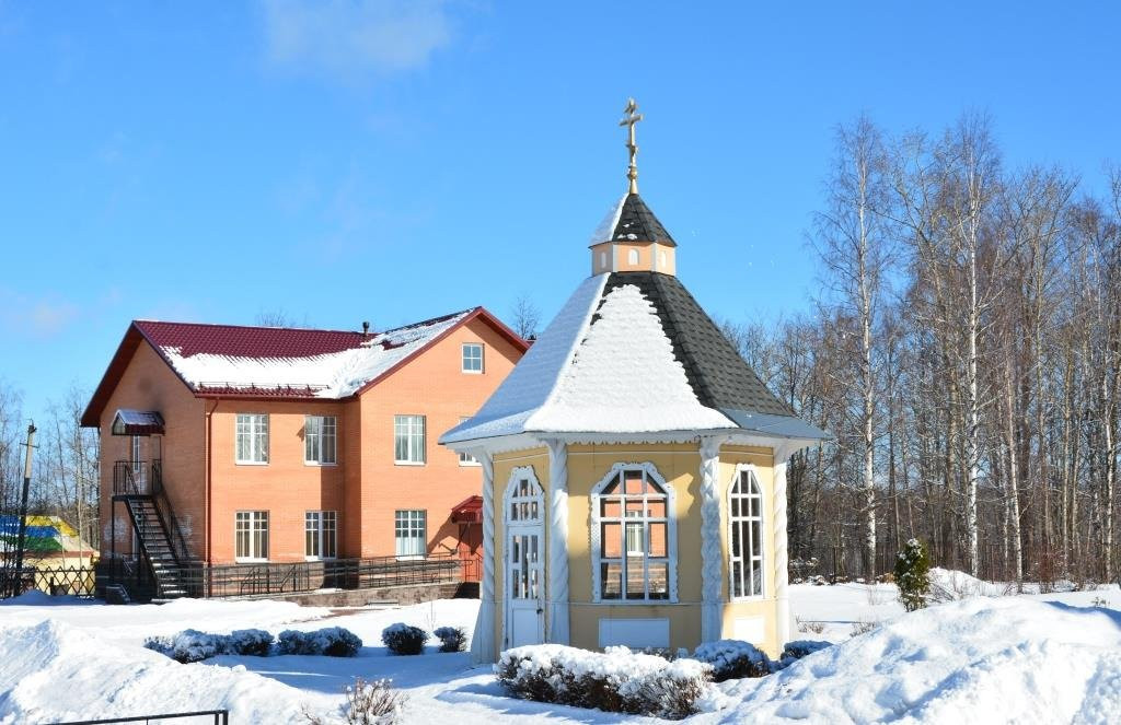 Church of the Holy Apostles Peter and Paul景点图片