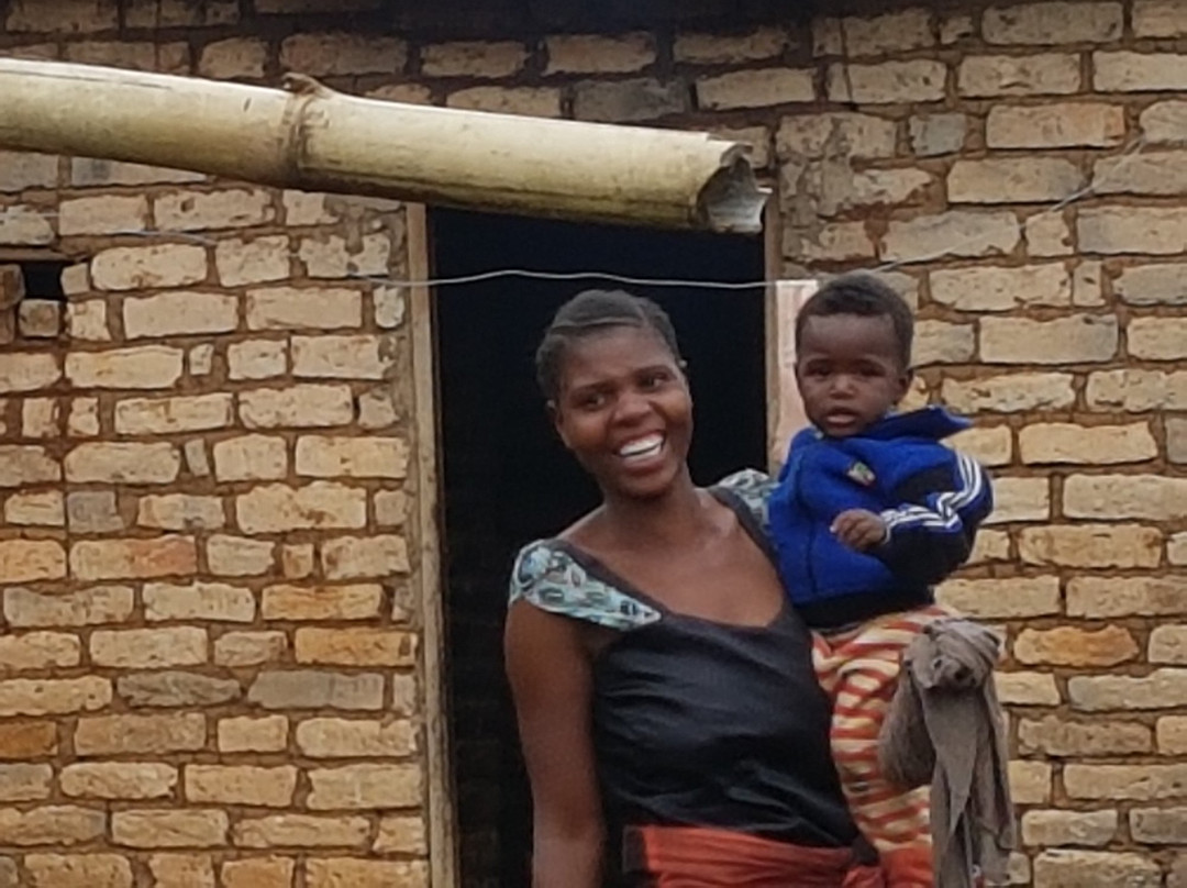 Mbozi Meteorite-姆贝亚必去景点