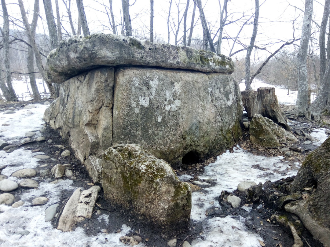 Khanzhokh Dolmen景点图片