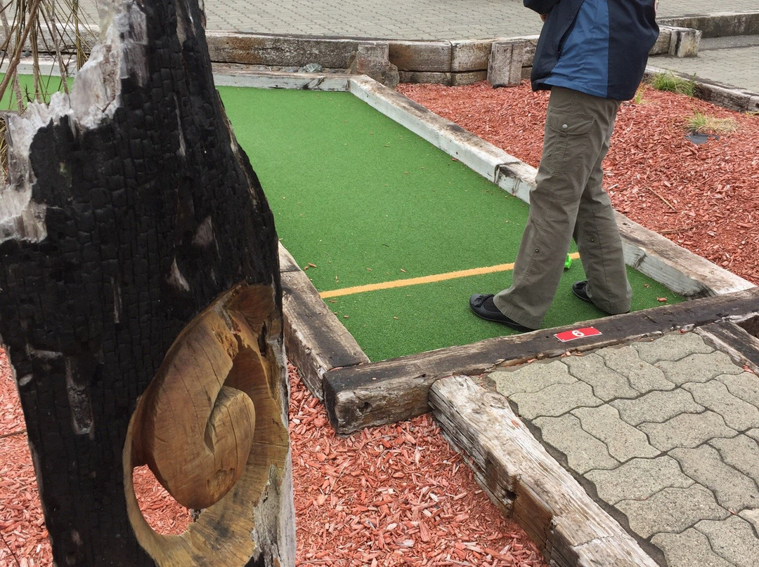 Schnapps Mini Golf景点图片