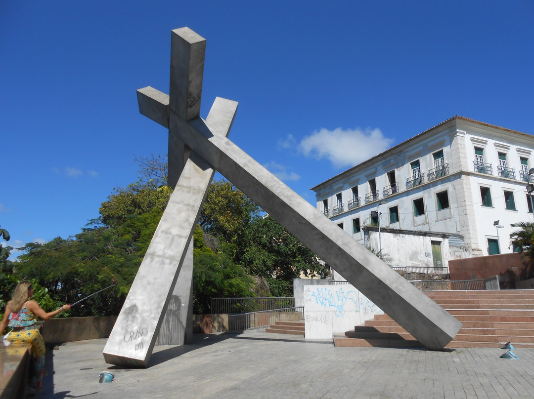 Monumento da Cruz Caída