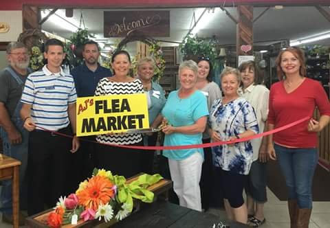 AJ's Wood Door Flea Market-Reeds Spring必去景点