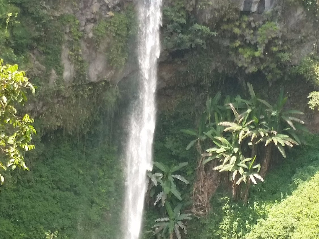 Watu Ondo Waterfall景点图片
