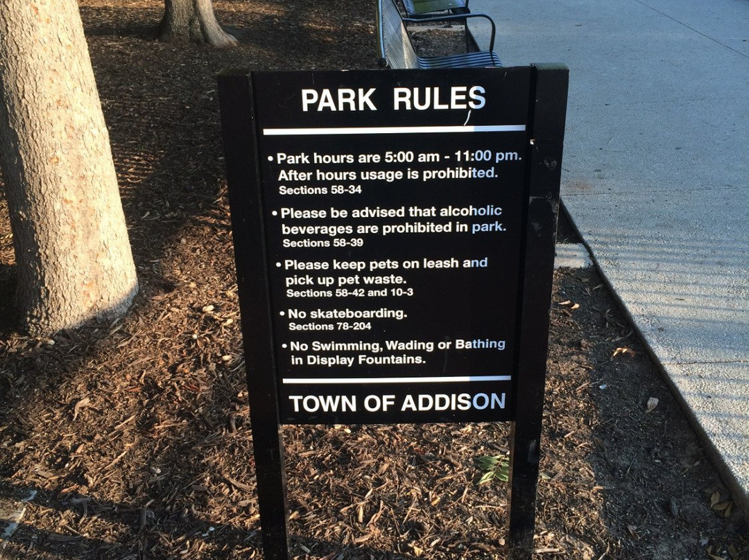 Addison Circle Park景点图片