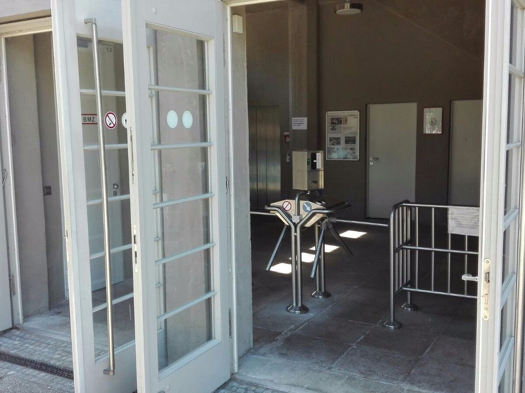 Aussichtsturm - Stadtpark Rotehorn-马格德堡必去景点