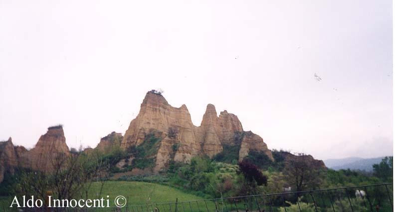 Balze del Valdarno-雷杰洛必去景点