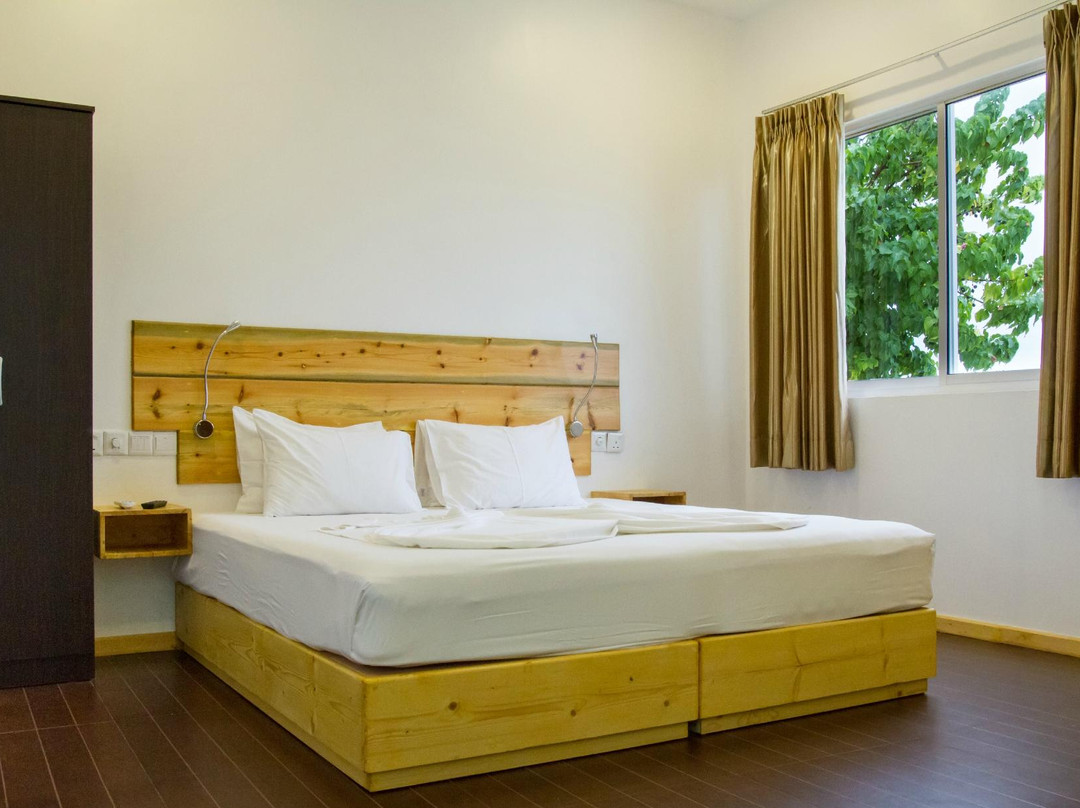 Royal Pearl Inn