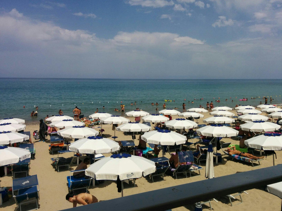 Lido Bonito Beach-Campofelice di Roccella必去景点