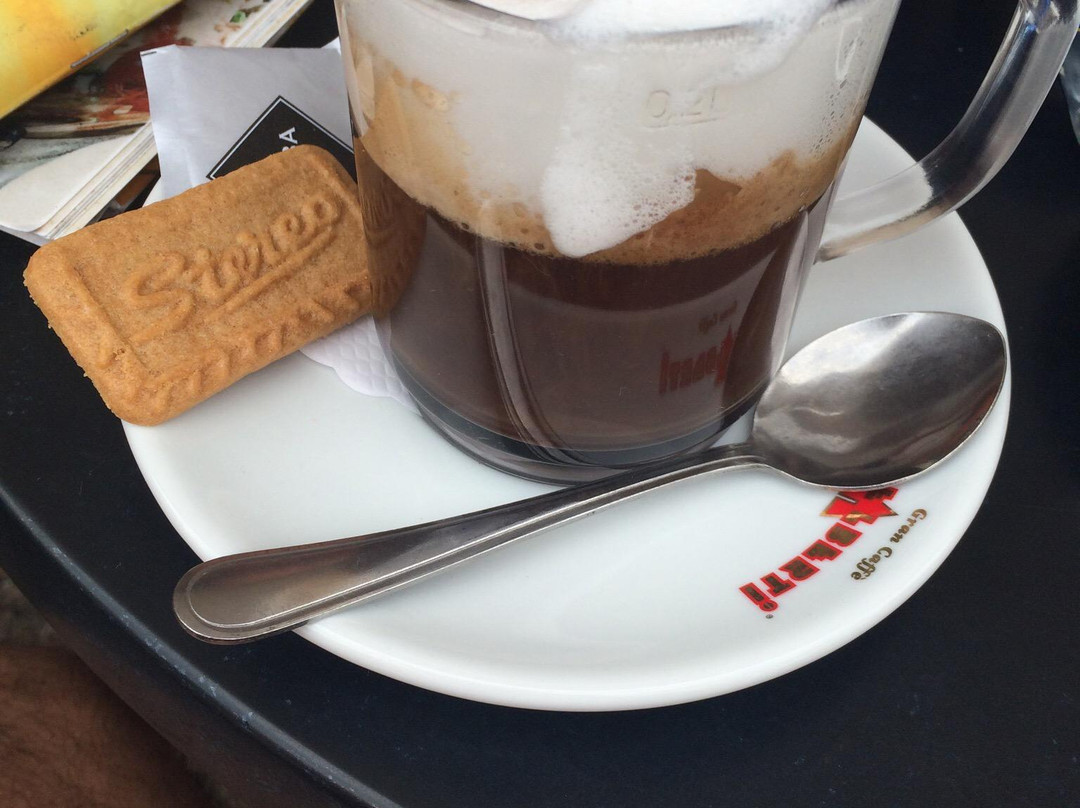 Hambuehren餐馆和美食-Eiscafe Beninca