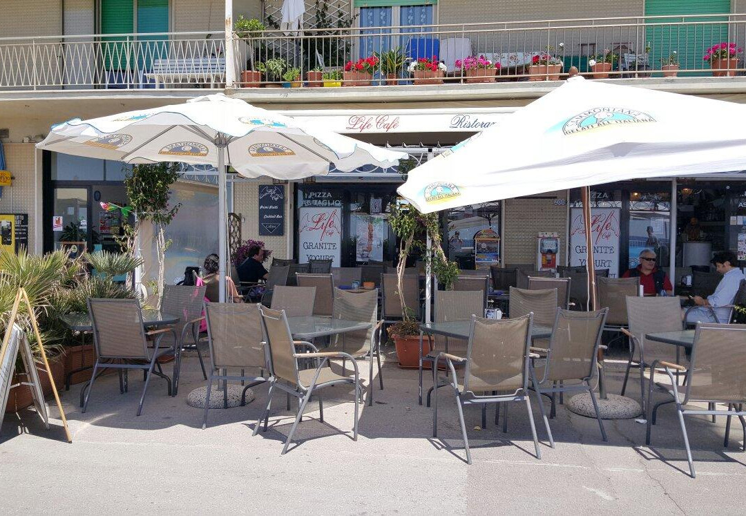 Life Cafe'