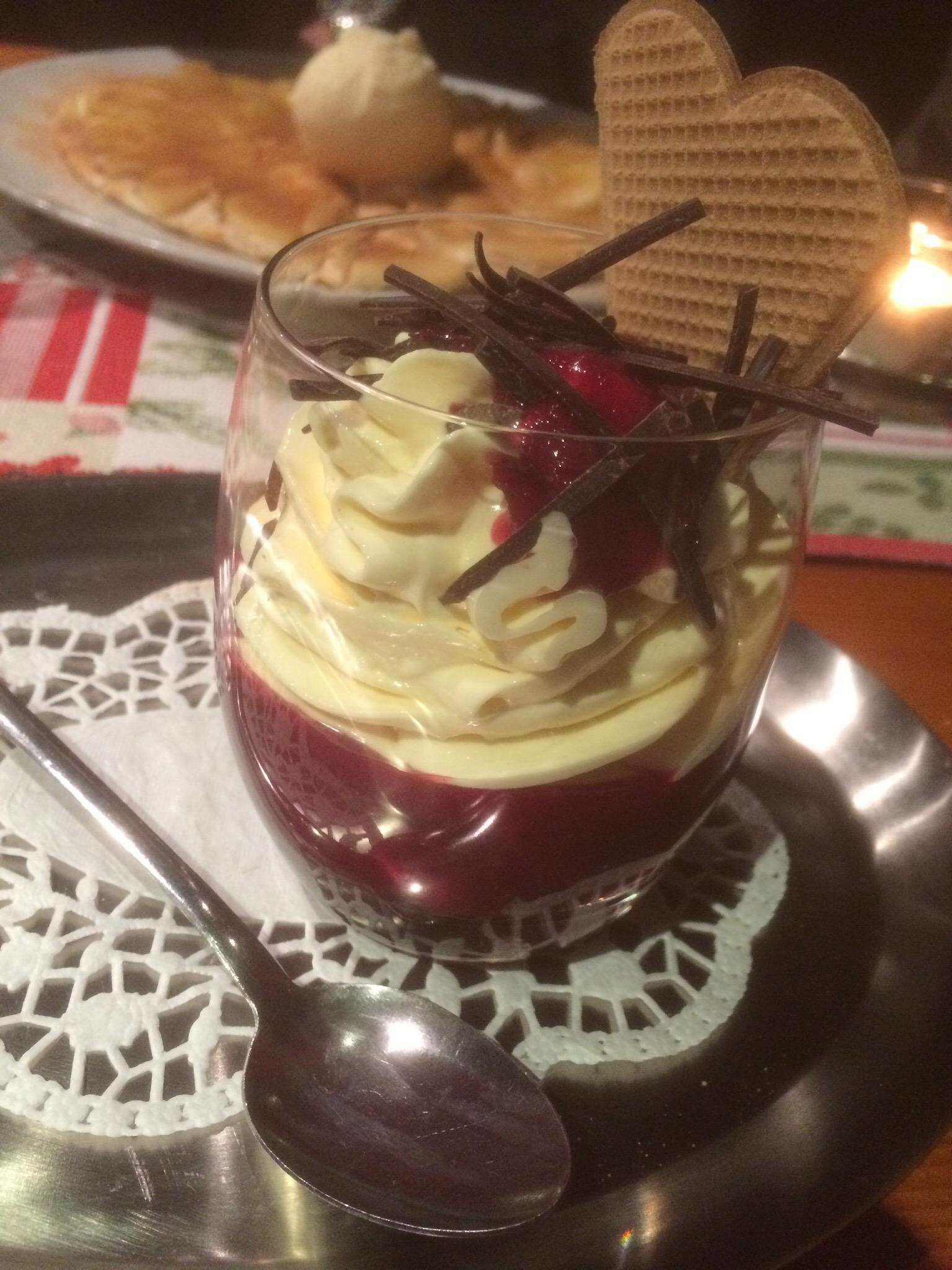 Wein- und Gastehaus M. Bai-客卧