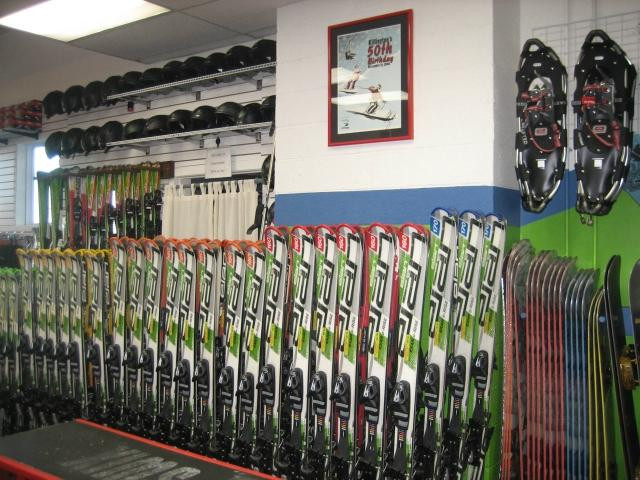 Root's Ski & Snowboard-基灵顿必去景点