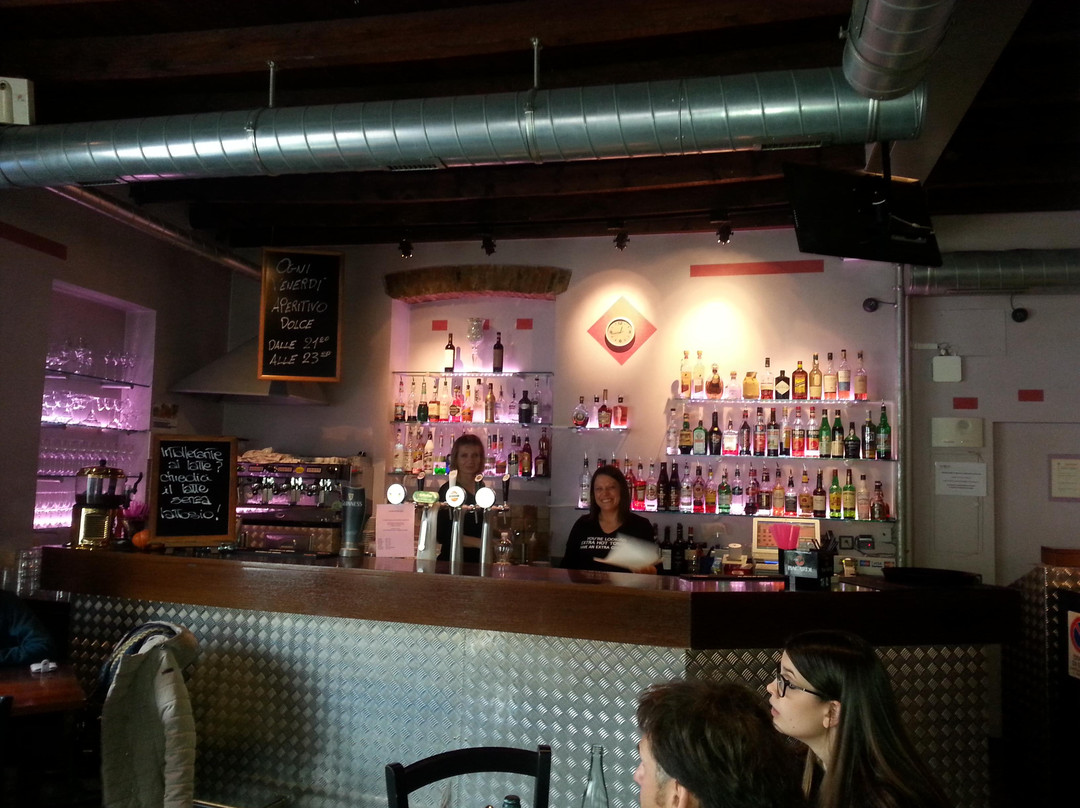 Chiasso餐馆和美食-Silver Cafe Chiasso