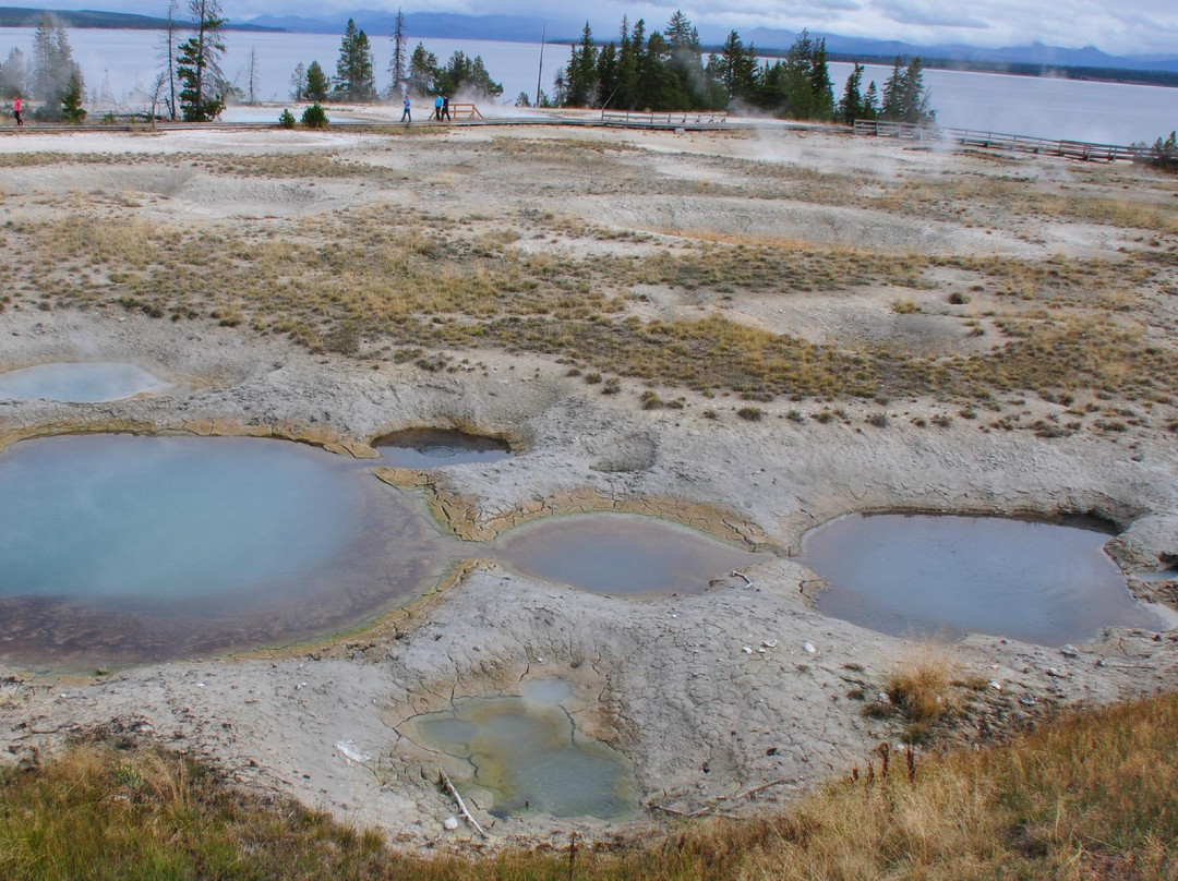 西拇指间歇泉盆地-黄石国家公园必去景点