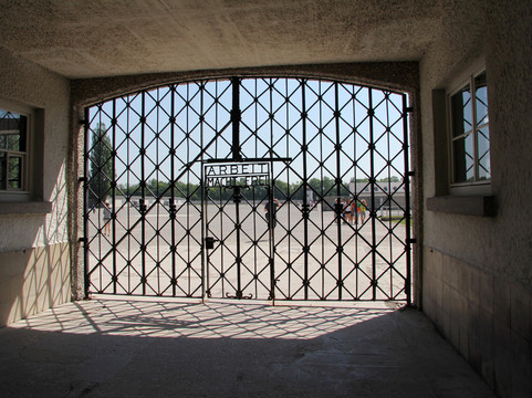In Their Shoes Dachau Memorial Tours-慕尼黑必去景点