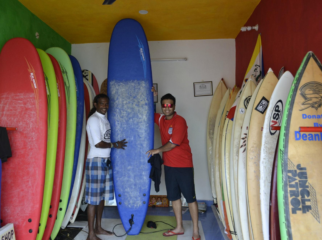 Mumu Surf School-玛玛拉普蓝必去景点
