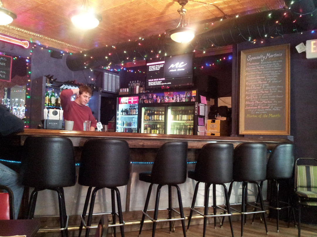 加利纳餐馆和美食-Embe Eatery and Lounge